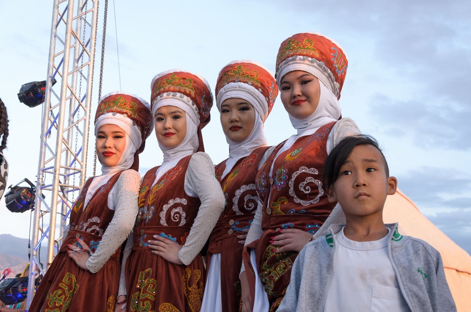 kolfest festival kyrgyzstan issykkul music art lake event july bishkek travel party rave edm kolfest photo